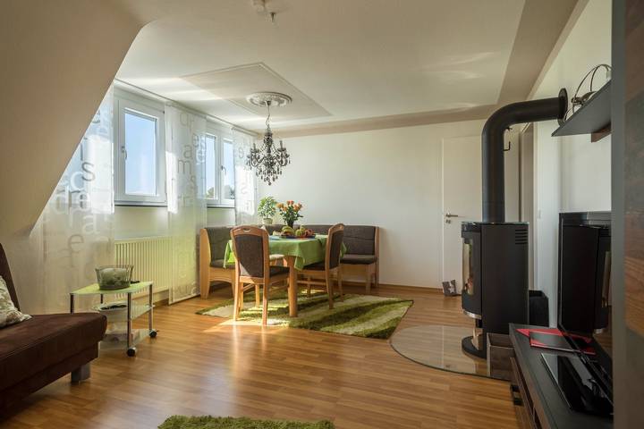 Ferienwohnung für 4 Personen, mit Balkon und Garten in Meckenbeuren