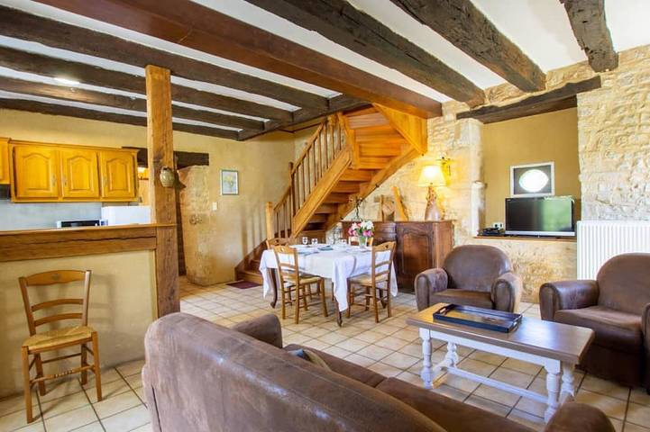 Gîte pour 6 personnes, avec jardin à Saint-Aubin-de-Nabirat