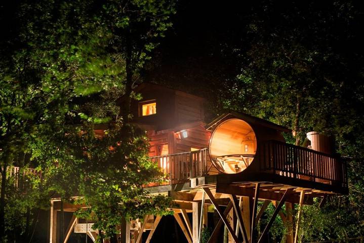 Tente pour 2 personnes, avec Jacuzzi et Terrasse ainsi que Jardin et Piscine