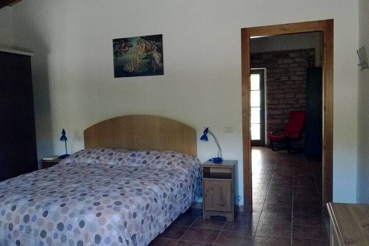 Accogliente appartamento in un casale di campagna con piscina privata e jacuzzi in Fossombrone, Valle del Metauro