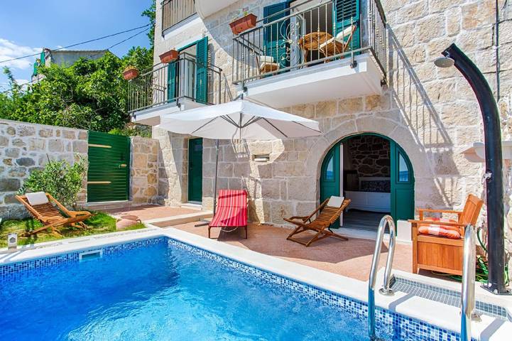 Ferienhaus für 4 Personen, mit Garten und Terrasse in Brela