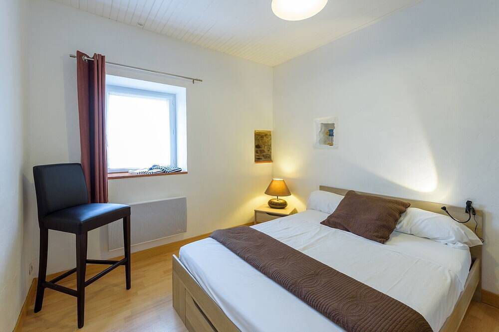 Maison de vacances avec piscine privée in Plouguin, Région de Brest