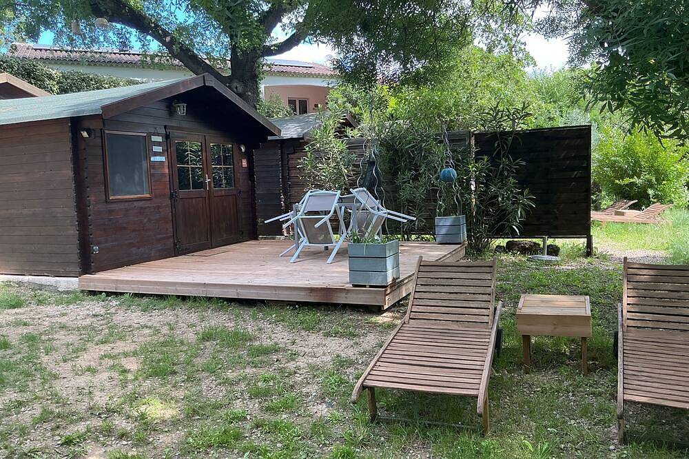 Je loue un chalet en bois 2 personnes du 01 avril au 20 mai 2026 in Salernes, Région de Draguignan