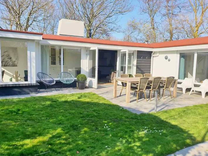 Bungalow pour 6 personnes, avec terrasse et jardin