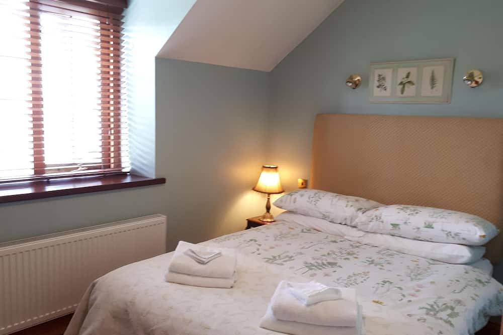 Amazing Courtyard - The Loft at The Priory Killarney Courtyard Cottages in Scrahane, Killarney