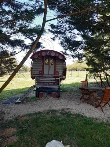 Tente pour 2 personnes, avec vue et jardin en Bourgogne-Franche-Comté