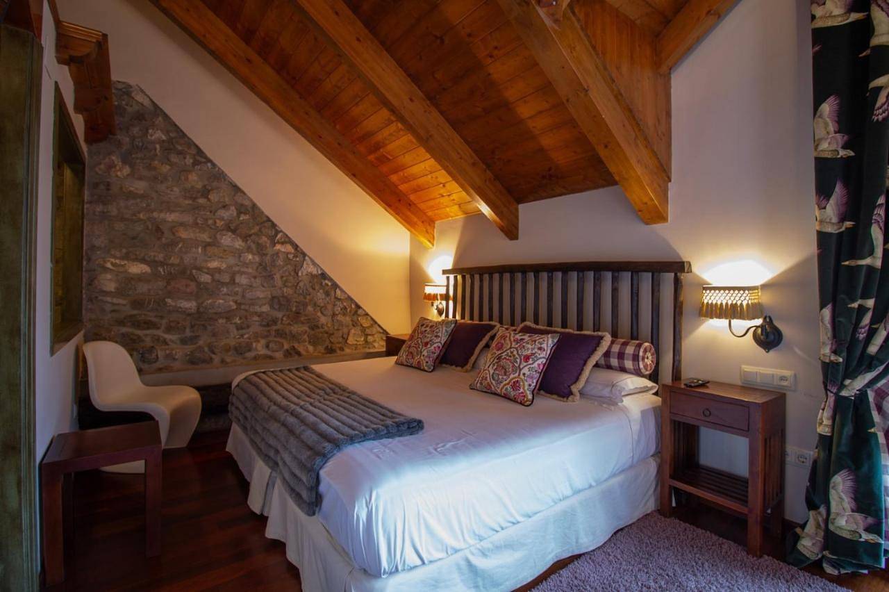 Hotel El Alboroque in Tramacastilla de Tena, Pirineo Aragonés
