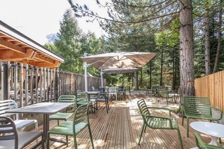 Parc de vacances pour 4 personnes, avec piscine ainsi que balcon et sauna dans les Alpes francaises - 3