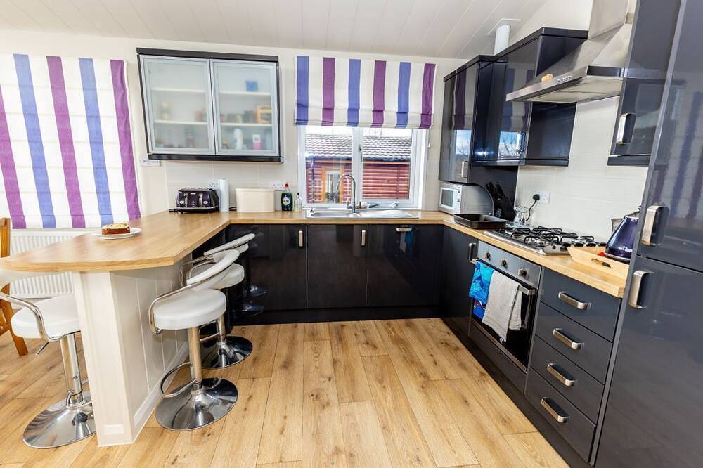 Perfectly located  3 bedroom lodge in Newton Ferrers in Newton and Noss, South Devon