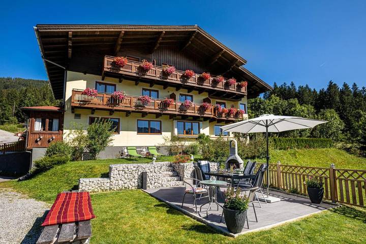 Ferienhaus für 2 Personen, mit Balkon und Terrasse sowie Garten und Ausblick