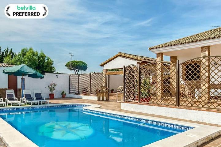 Villa voor 6 personen, with zwembad and terras as well as tuin in Vejer de la Frontera