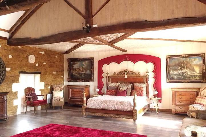 Location de vacances pour 8 personnes, avec jardin à Messé