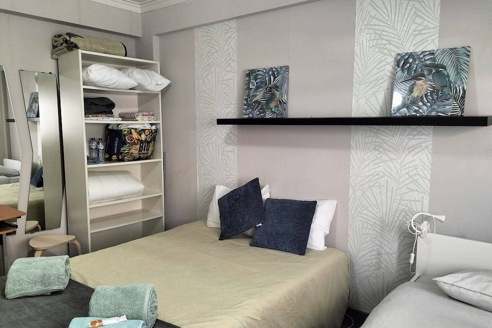 Ganze Wohnung, Private room A/C, Cable Tv, Wifi in Corroios, Halbinsel von Setúbal