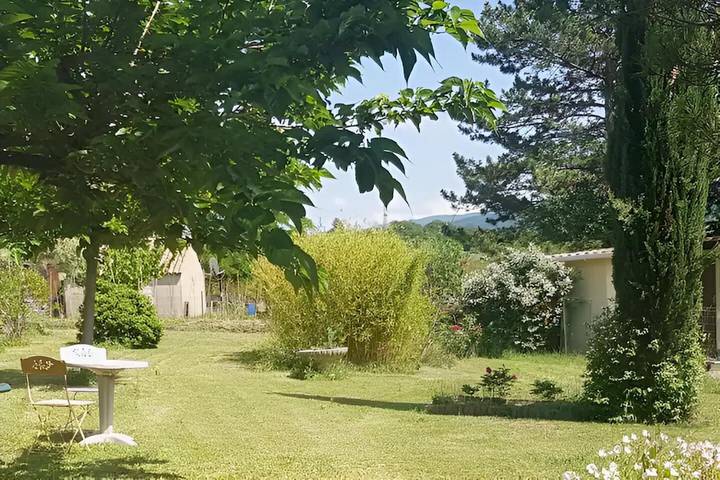 Appartement de vacances pour 2 personnes, avec jardin et piscine ainsi que vue et sauna, animaux acceptés