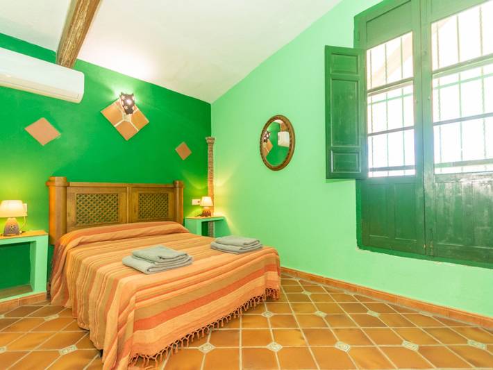 Casa rural para 12 personas, con balcón además de jardín y piscina en Parque Natural Sierras Subbéticas - 2