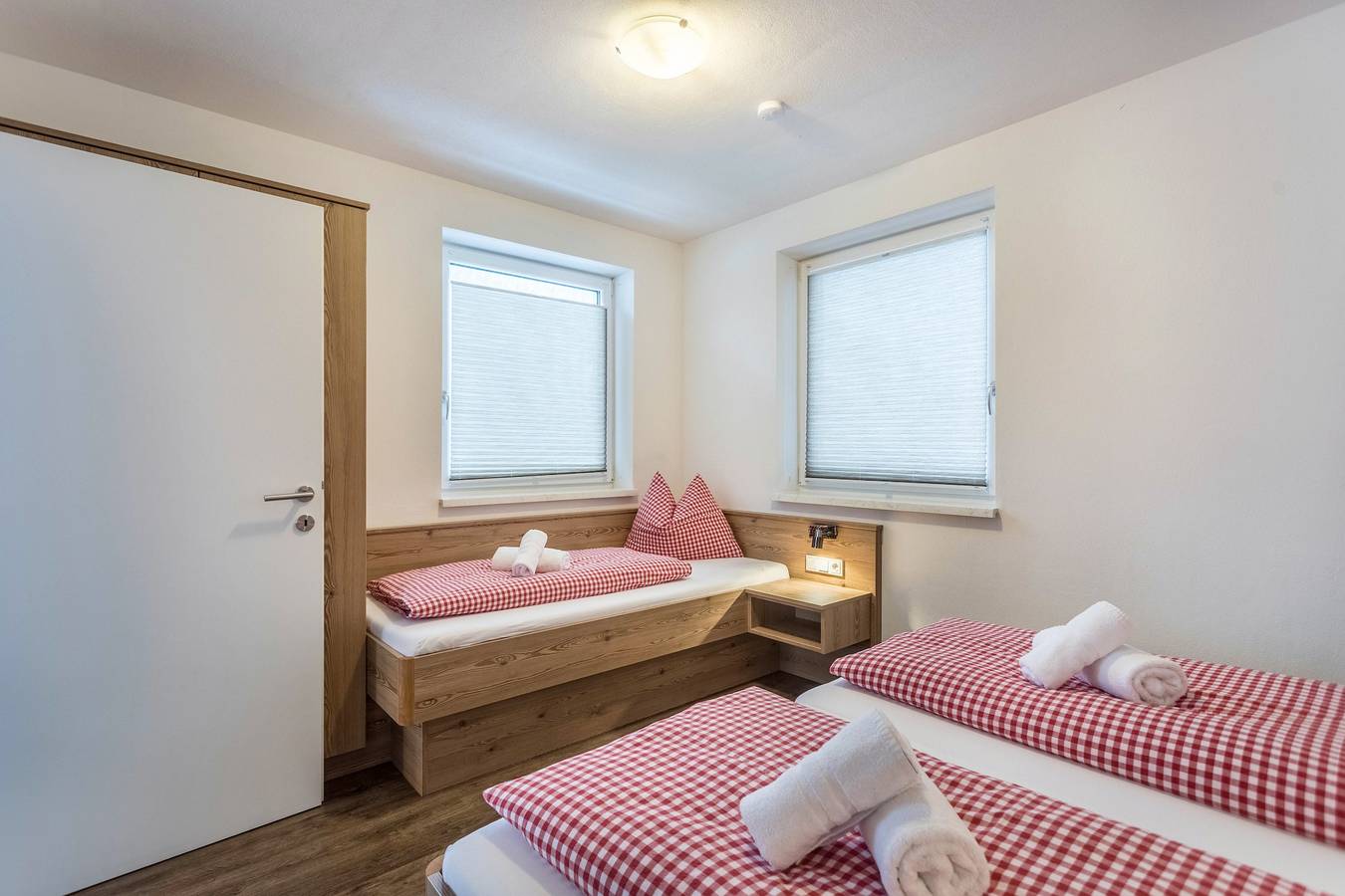 Entire apartment, Holiday flat 'Apartment Berger' with mountain view, communal garden and Wlan in Sankt Johann im Pongau, Ski Amadé