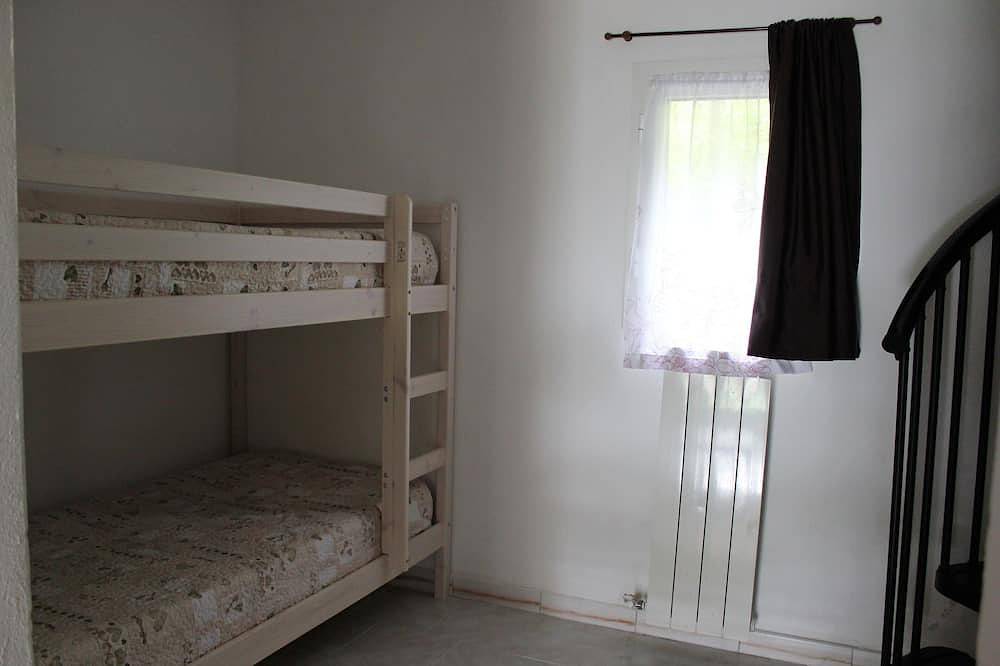 Geheel appartement, Twee kamers Rosa, Cristina Farm, appartement op het platteland, ontspanning en excursies in Castelnuovo Magra, Italiaanse Rivièra