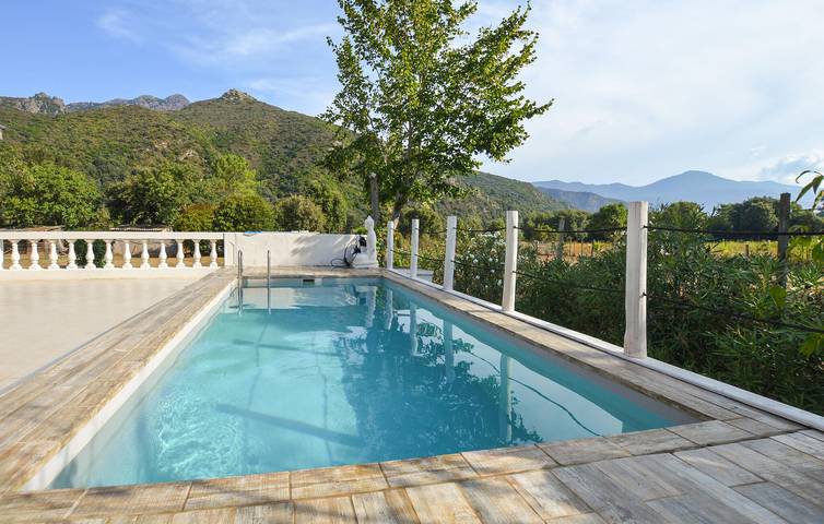 Charmant appartement avec piscine et terrasse près de Castello-di-Rostino in Castello-di-Rostino, Arrondissement de Corte