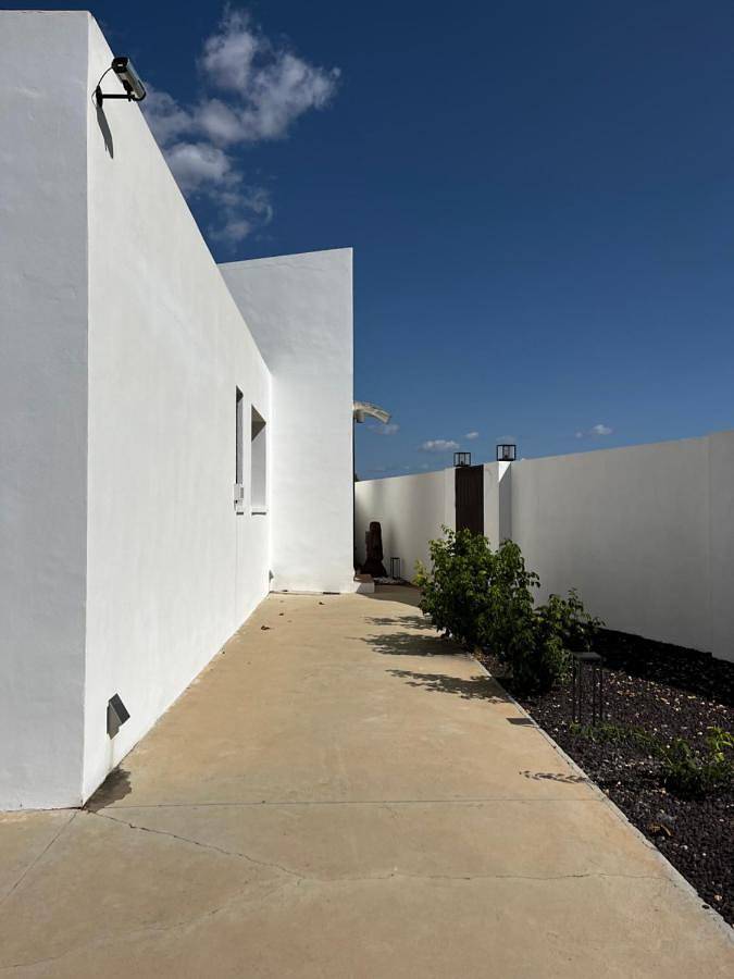 Location de vacances pour 8 personnes, avec piscine et vue ainsi que terrasse et jardin à Villena - 3