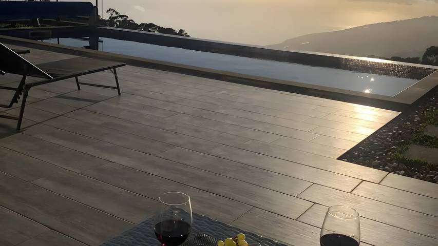 Ferienhaus für 6 Personen, mit Garten und Seeblick in Arco da Calheta