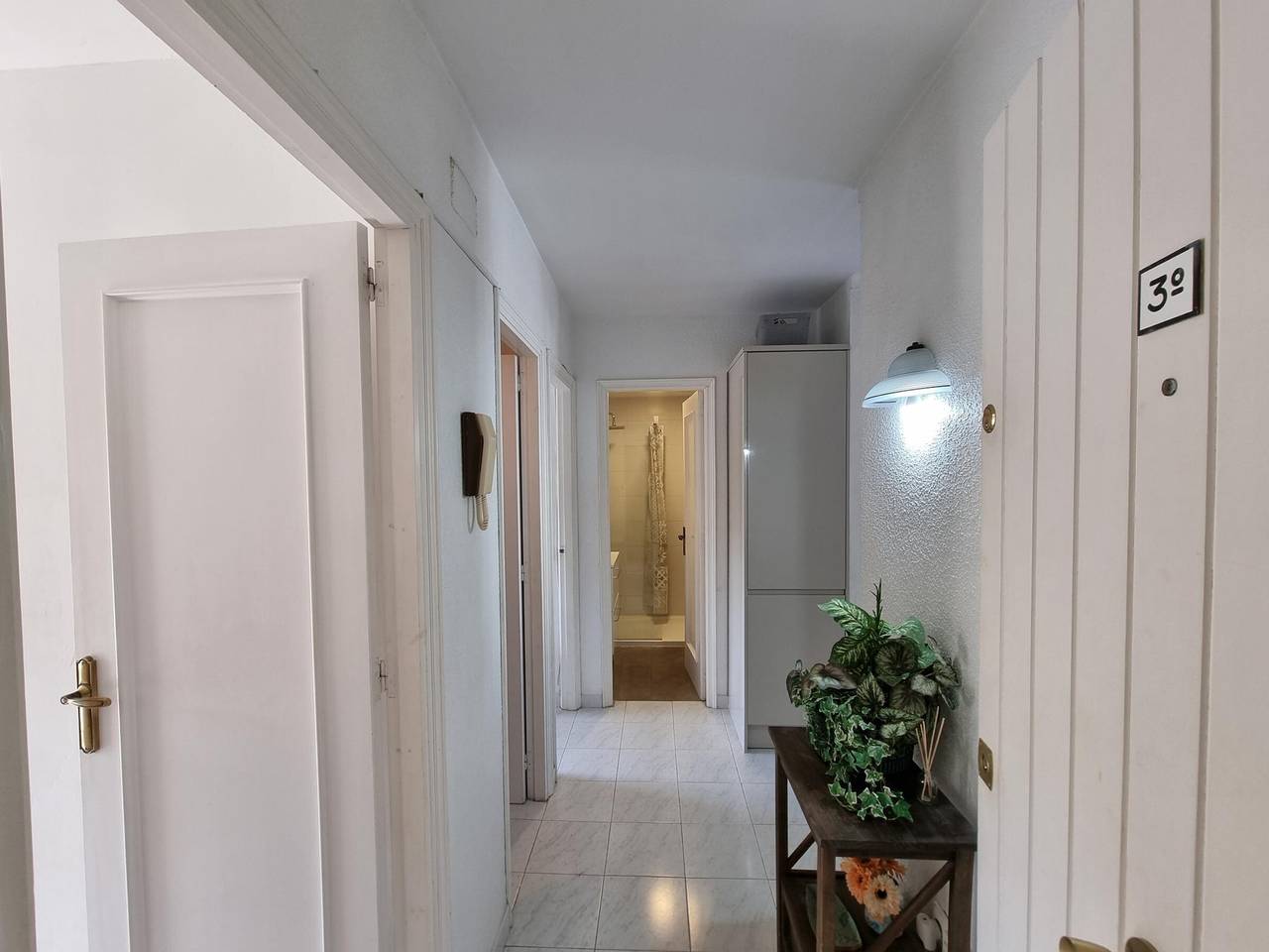 Ganze Wohnung, Helle 2-Zimmer-Wohnung nahe dem Strand von Riells in l'Escala, Oberampurien
