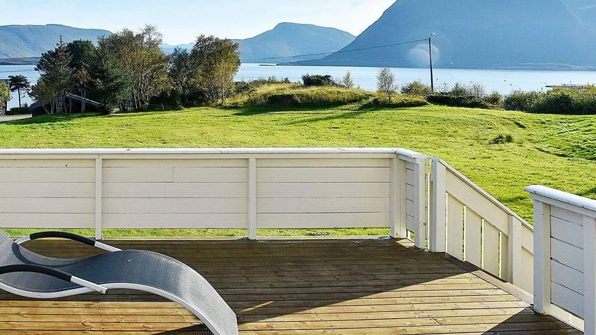 Ferienhaus für 11 Personen, mit Garten und Whirlpool, mit Haustier in Midsund