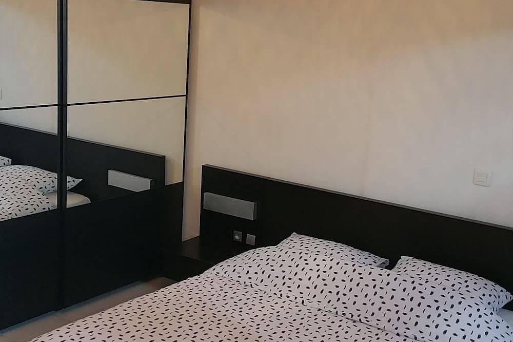 Geheel appartement, Apt 50m2 met balkon volledig uitgerust in de buurt van Avignon in Pernes-les-Fontaines, Vaucluse