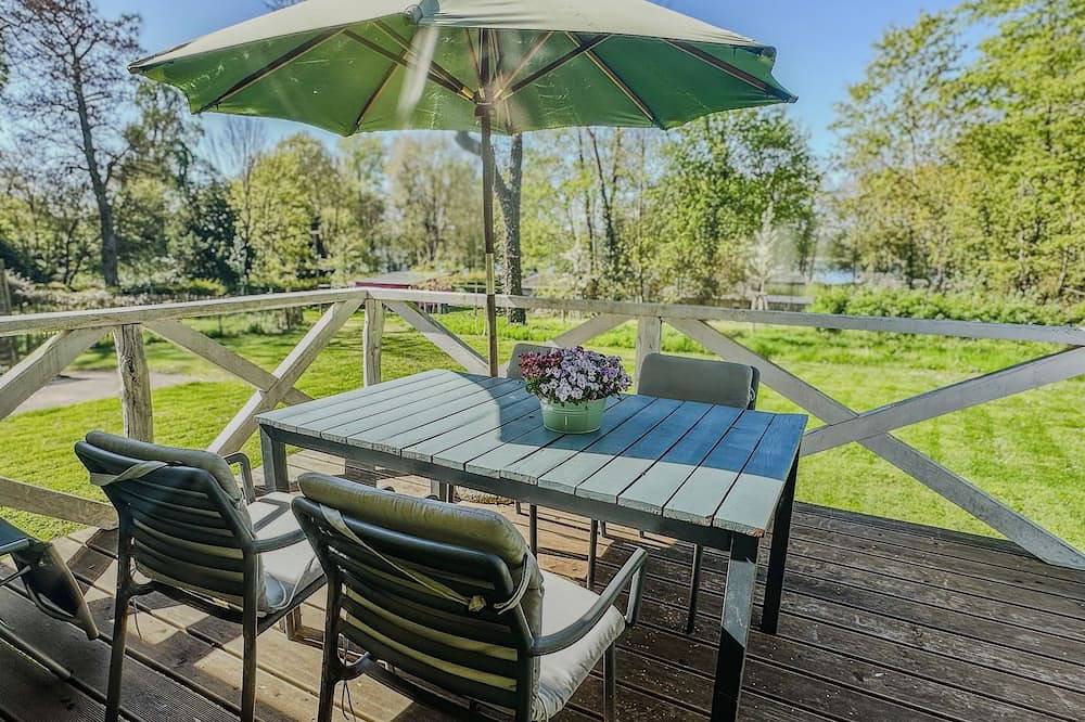 Top Lage am See - Charmantes Gelbes Bungalow mit Terrasse & Seeblick in Neuruppin, Ruppiner Seenland