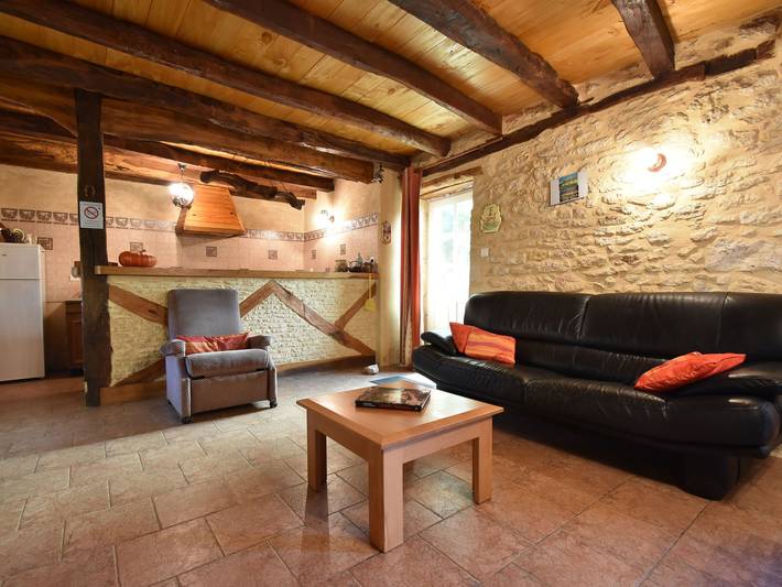 Location de vacances pour 4 personnes, avec Terrasse ainsi que Jardin et Piscine à Saint-Léon-sur-Vézère