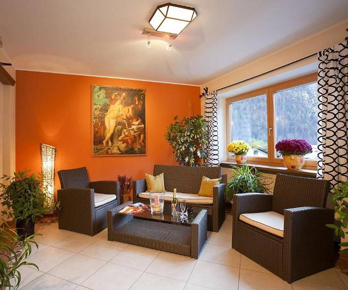 Gîte pour 4 personnes, avec sauna ainsi que balcon et jacuzzi, adapté aux familles à Huben - 3