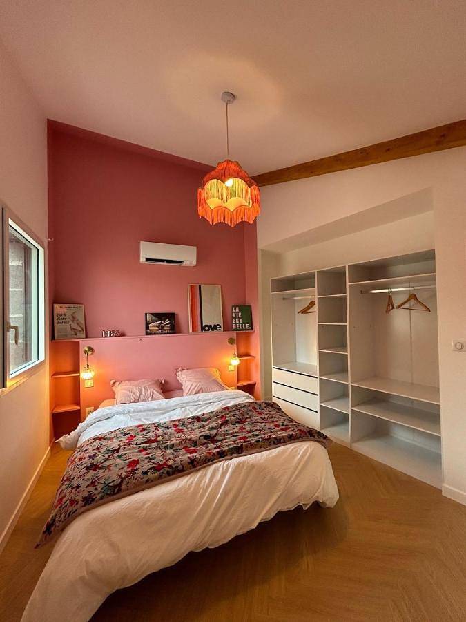 Location de vacances pour 7 personnes, avec vue et terrasse à Orcet - 3