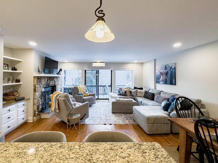 Apartamento de vacaciones para 10 personas, con vistas al lago y vistas además de balcón y piscina - 1