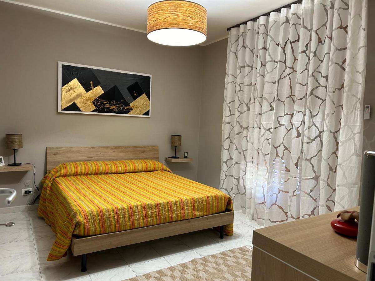 Appartamento intero, One-Bedroom Apartment in Cannizzaro, Aci Castello