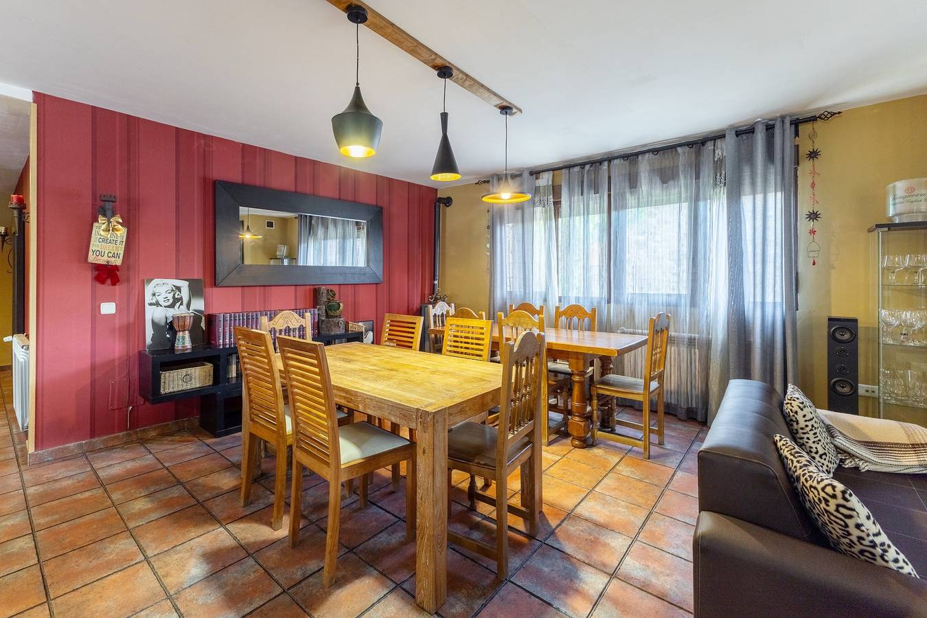 Casa de vacaciones 'El Berrueco' con vistas a la montaña, piscina privada y Wi-Fi in El Berrueco, Provincia de Madrid