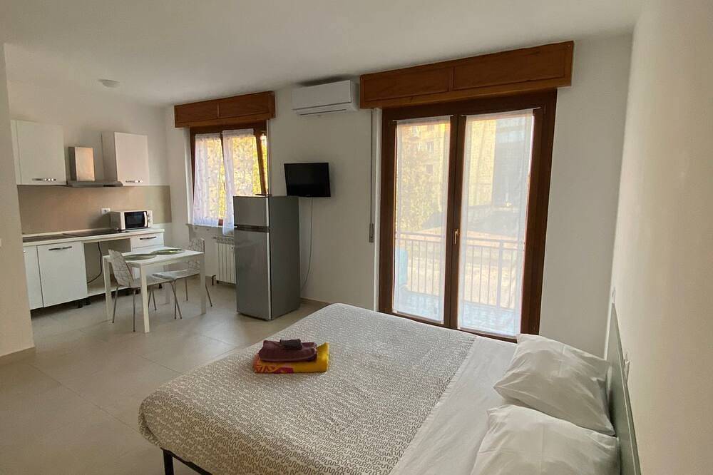 Appartamento intero, Mono Erminia in Novara (Italia), Provincia di Novara