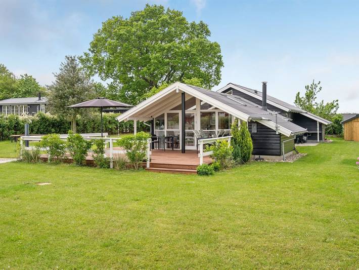Ferienhaus für 8 Personen, mit Terrasse und Sauna in Spodsbjerg