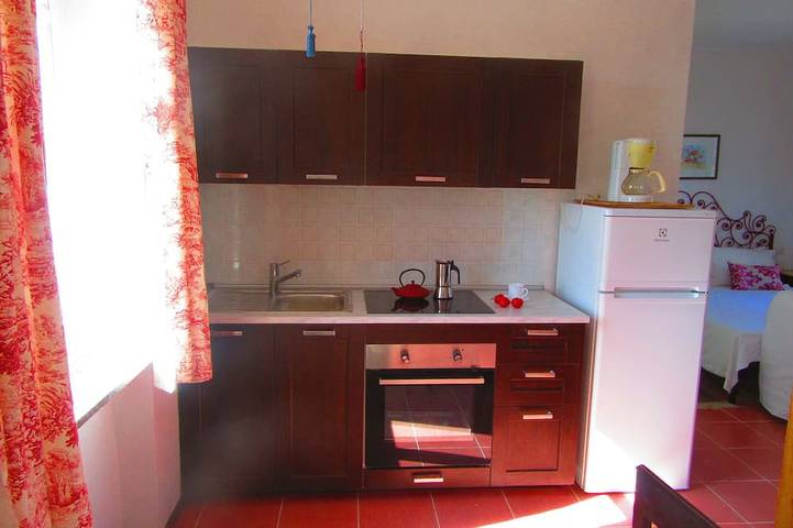 Appartamento per 3 persone, con giardino e balcone in Govone