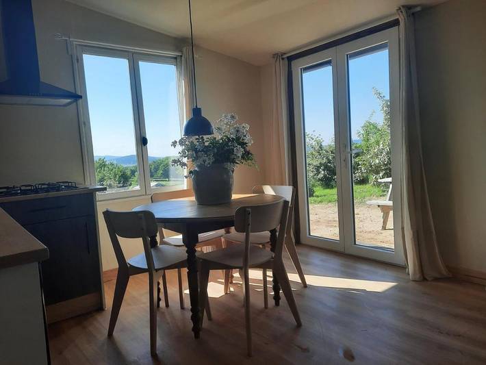 Location de vacances pour 4 personnes, avec vue ainsi que jardin et piscine à Saint-Didier-sur-Arroux - 3