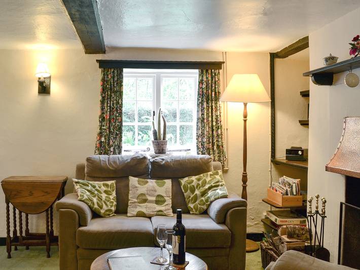 Yew Tree Cottage in Bramshott and Liphook, South Downs