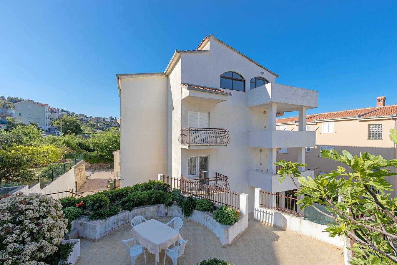 Entire apartment, Three bedroom apartment with terrace Podstrana, Split A-19638-a in Podstrana, Split-Dalmatia