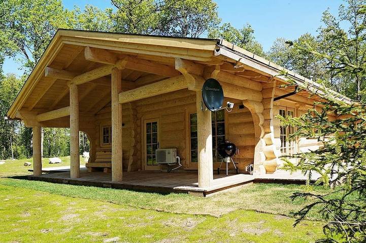 Blockhütte für 8 Personen, mit Balkon/Terrasse und Whirlpool sowie Terrasse, mit Haustier - 1