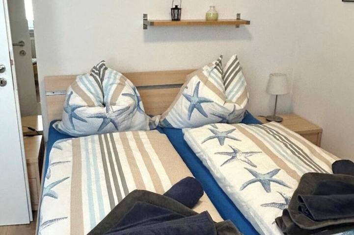 Entire apartment, Apartment 3 with balcony, animal free  near the south beach in Borkum