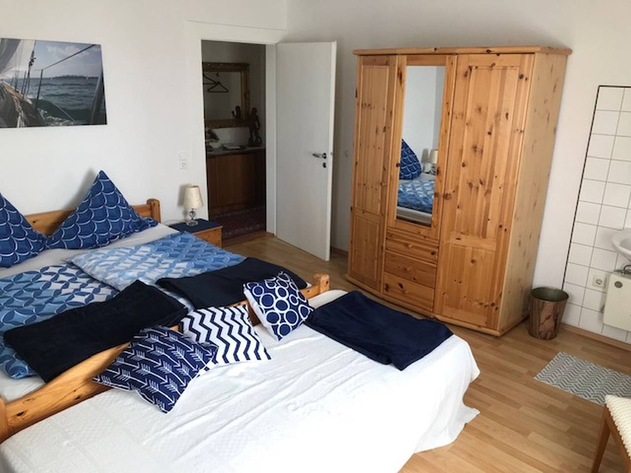 Ganze Wohnung, Ferienwohnung 'Mainau' mit Terrasse, Balkon und Wlan in Unteruhldingen, Uhldingen-Mühlhofen