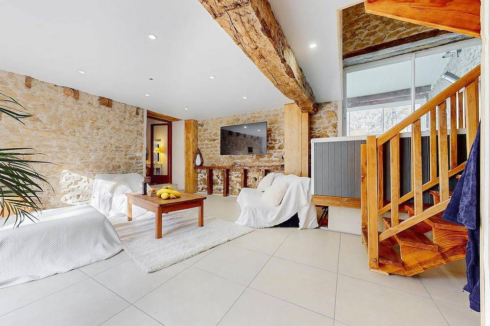 Amazing home in St-Hilaire-le-Château in Saint-Hilaire-le-Château, Guéret region