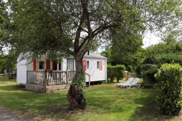 Camping pour 6 personnes, avec piscine et bassin pour enfant, animaux acceptés