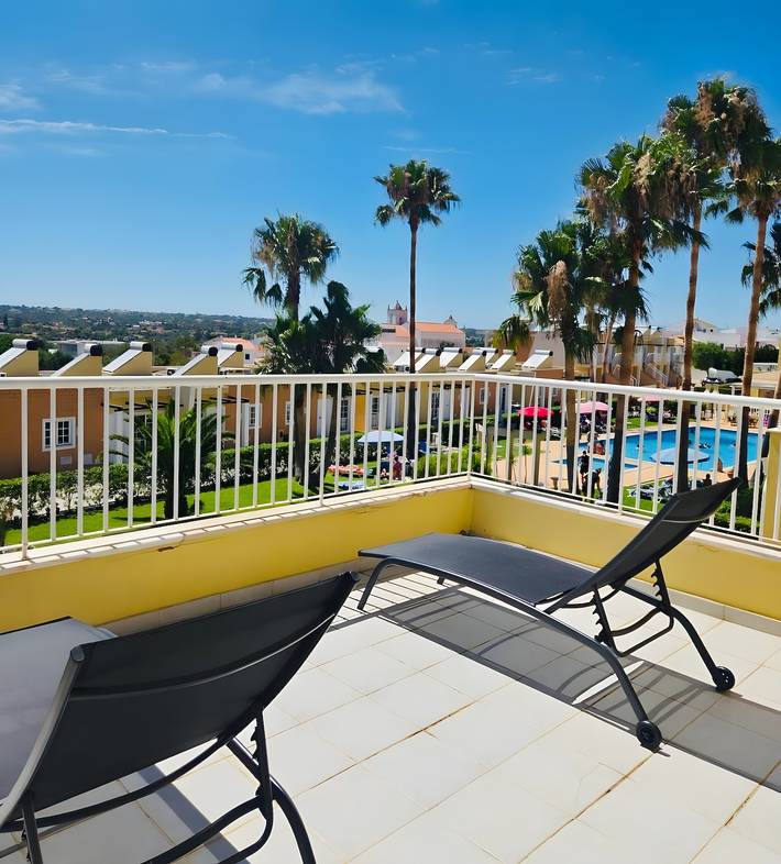 Casa de férias para 7 pessoas, com Varanda e Jardim e ainda Piscina infantil em Pêra