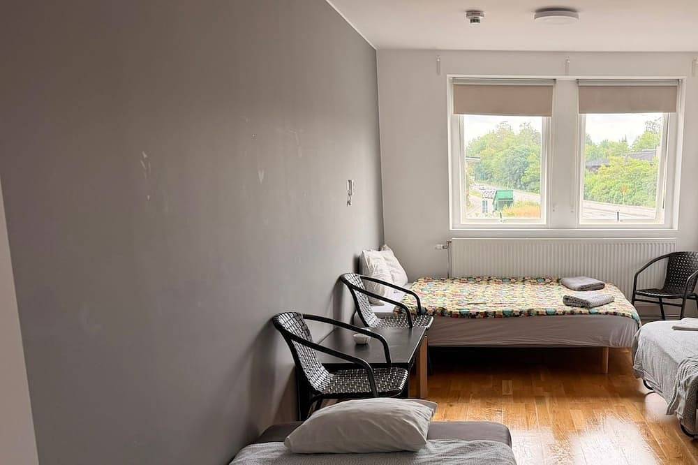 Ganze Wohnung, Cozy Studio with 3 beds in Sollentuna, Stockholm in Sollentuna kommun, Schwedische Ostsee