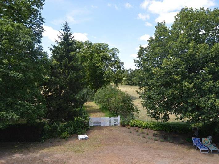 Location de vacances pour 5 personnes, avec jardin et balcon à Jeu-les-Bois - 3