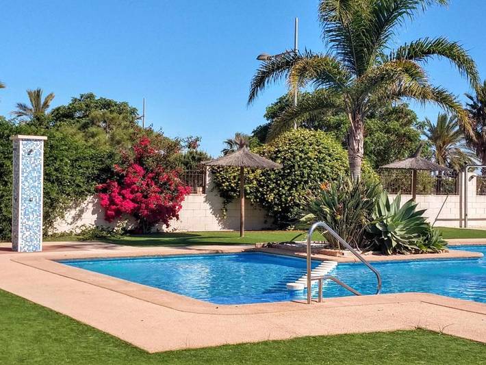 Casa de vacaciones para 4 personas, con piscina para niños además de piscina y balcón - 1