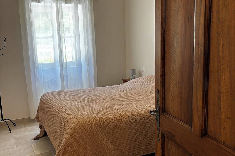 Authentic, fully renovated farmhouse in the heart of nature, absolute peace and quiet in Sault, Parc naturel régional du Mont-Ventoux